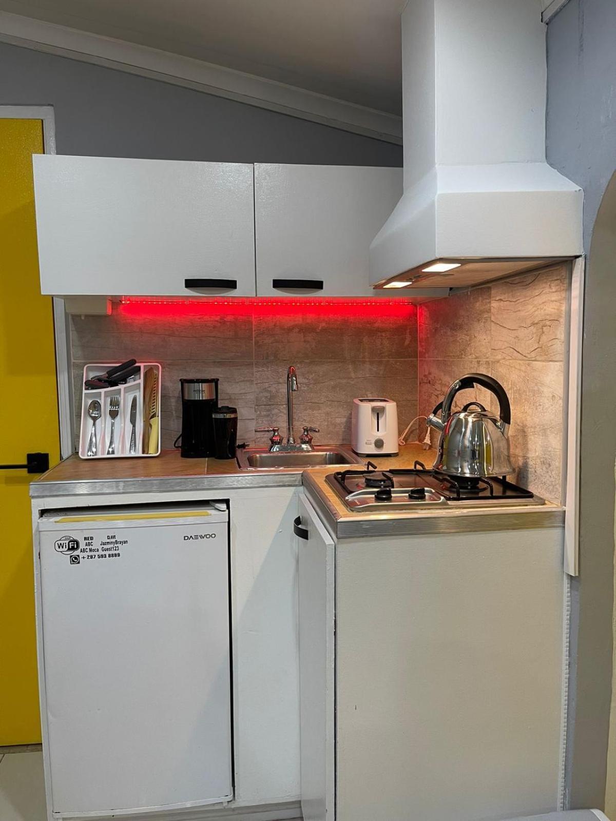 Jazmin'S Apartment 오란제스타트 외부 사진